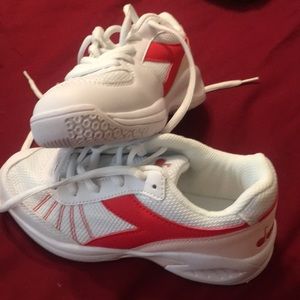 New diadora tenis shoes size 1.5